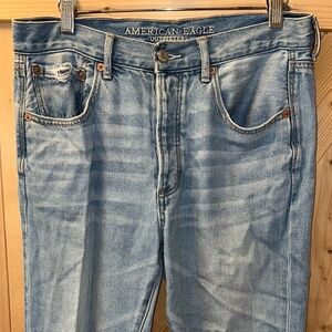 Size 6 American Eagle High Rise Girlfriend Jeans Distressed
